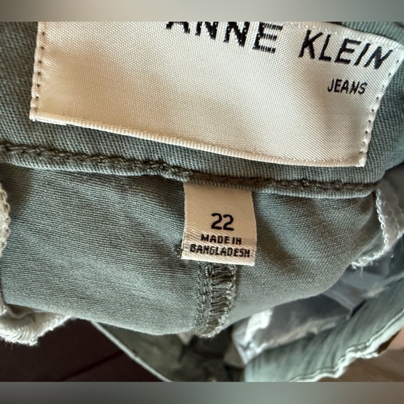 Anne Klein|Chino shorts in olive khaki tone,plus size 22•••NWT,summer staple - Picture 8 of 13